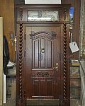 Парадная дверь с резьбой HomeDoors