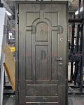 Коричневая дверь МДФ покрытие