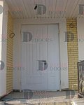 Дверь в подъезд